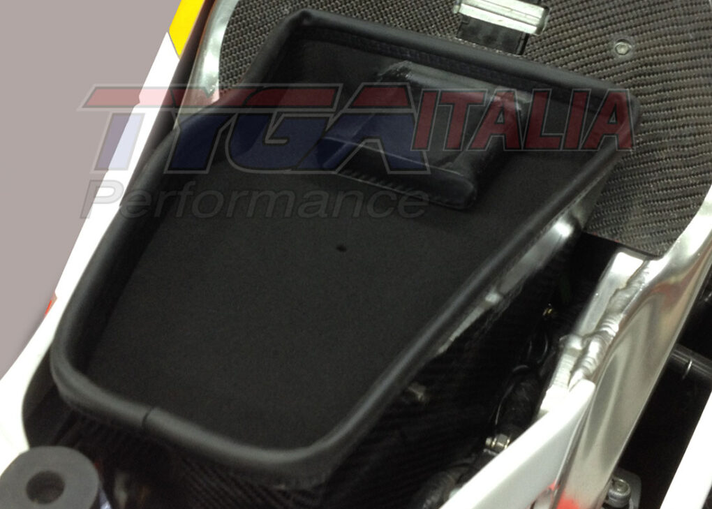 Alternative view of Spugna per Airbox Carbonio Aprilia RS250