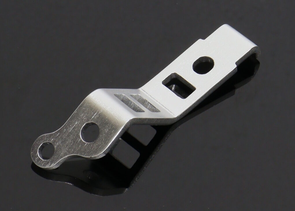 Alternative view of Staffa per serbatoio liquido freno anteriore, Honda RC30 (VFR750R)