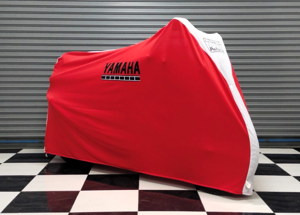 Telo coprimoto antipolvere TYGA, Rosso/Bianco, Yamaha