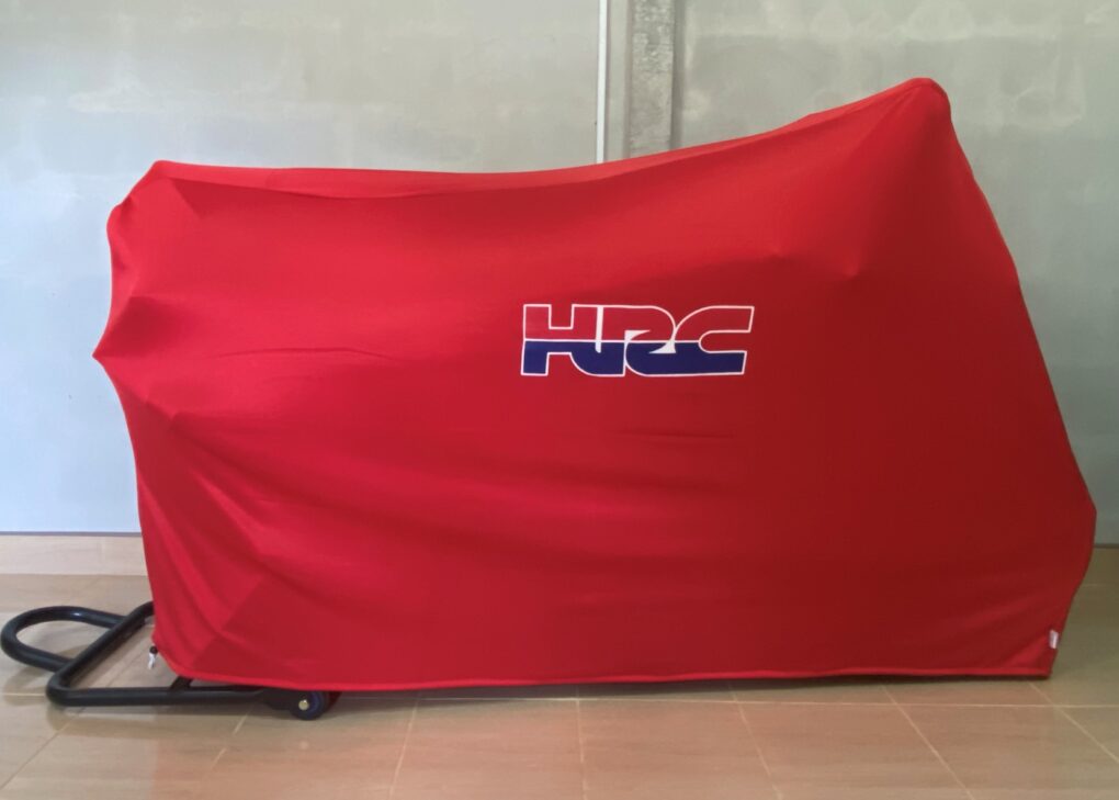 Alternative view of Telo coprimoto antipolvere TYGA, Rosso HRC, stradale